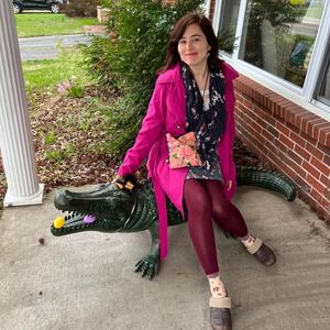 Meet your Posher, Elise